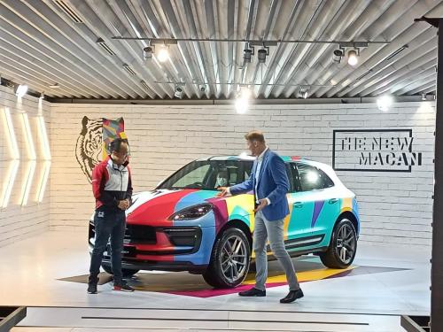 LAUNCHING PORSCHE